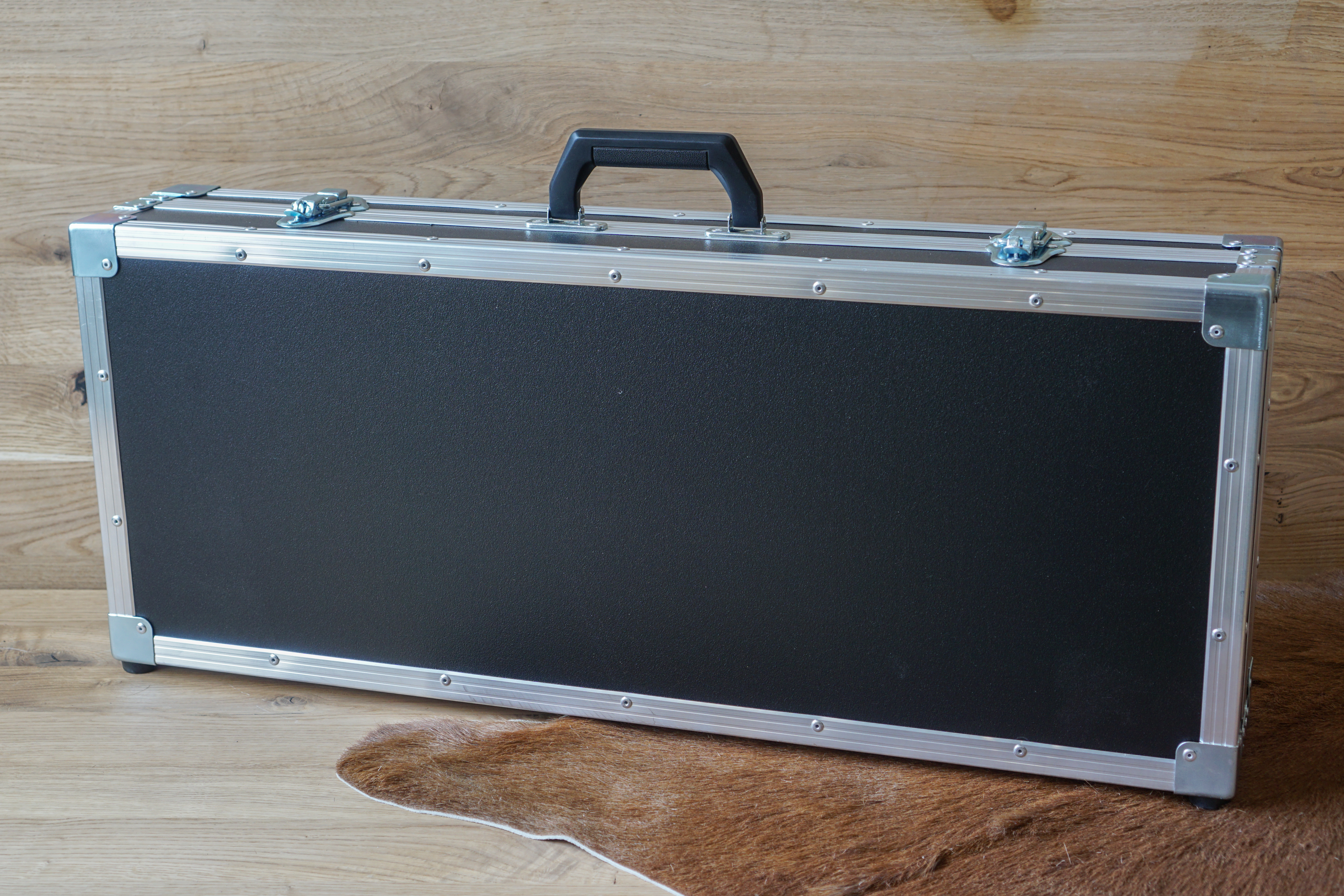 Hard case for JMSP projector models
One groove for barrel